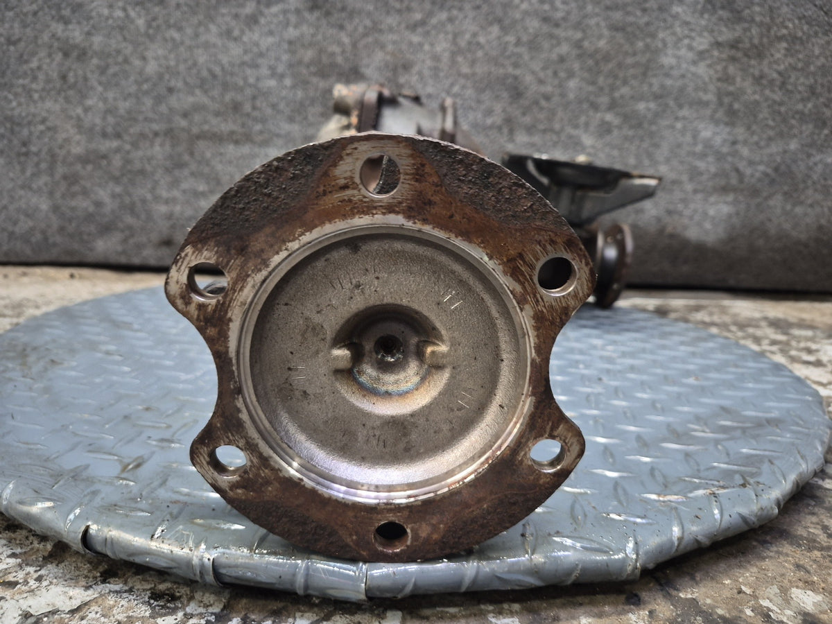 93-95 Toyota Hiace KZH106 4WD 1KZ A/T Front Differential Carrier 4.10 Ratio OEM