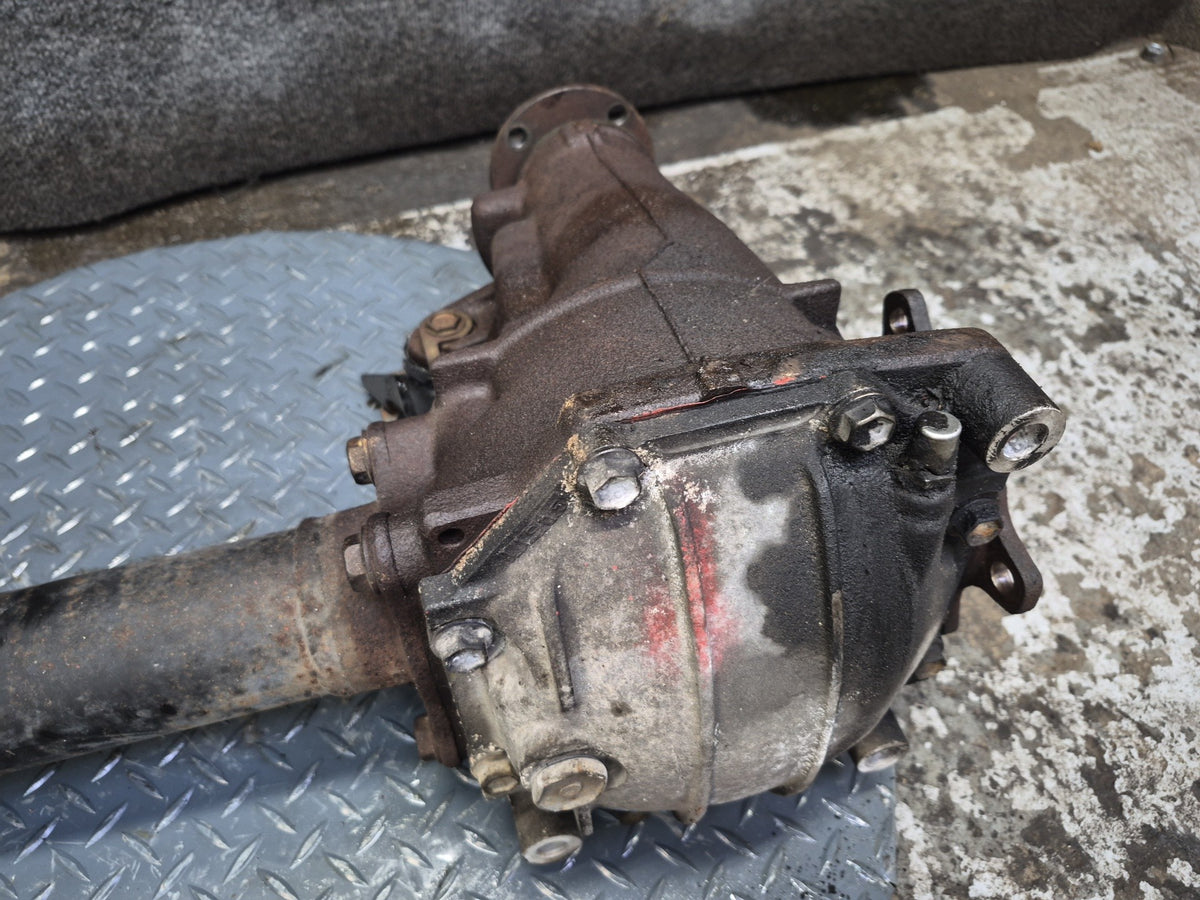 93-95 Toyota Hiace KZH106 4WD 1KZ A/T Front Differential Carrier 4.10 Ratio OEM