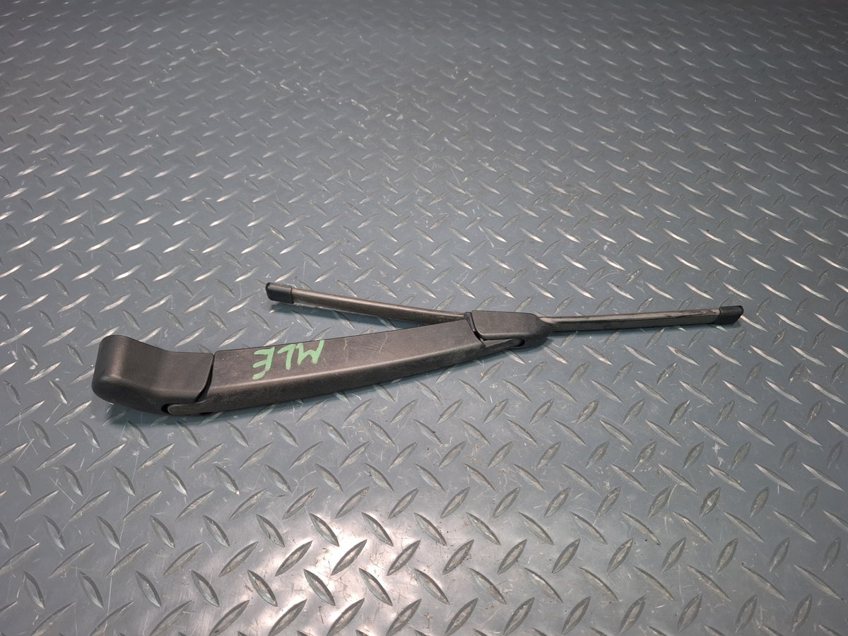 2017-2020 Maserati Levante M161 Rear Trunk Lid Liftgate Tailgate Wiper Arm