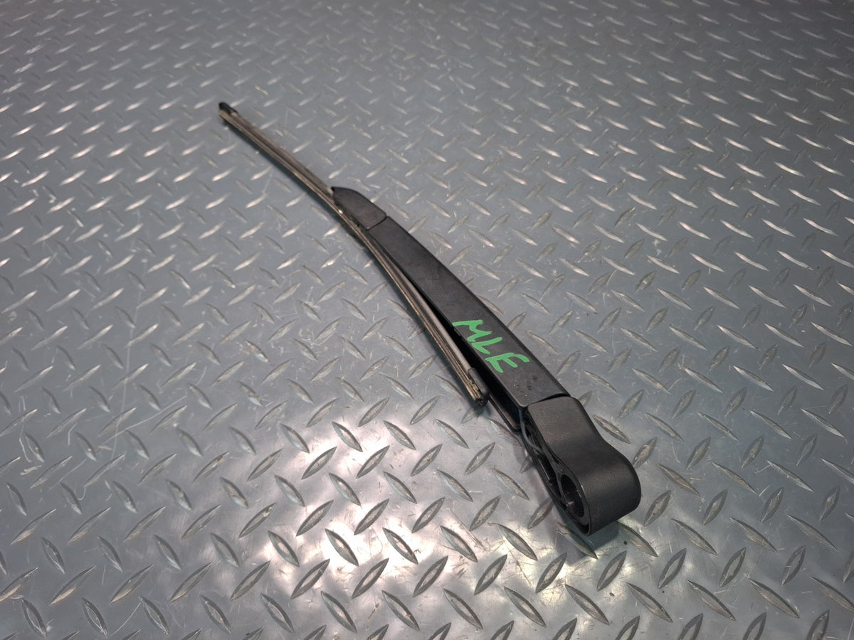 2017-2020 Maserati Levante M161 Rear Trunk Lid Liftgate Tailgate Wiper Arm