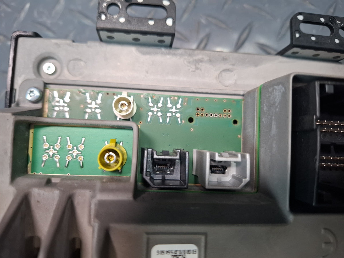 2017-2020 Maserati Levante M161 Dash Navigation  Information Screen Display