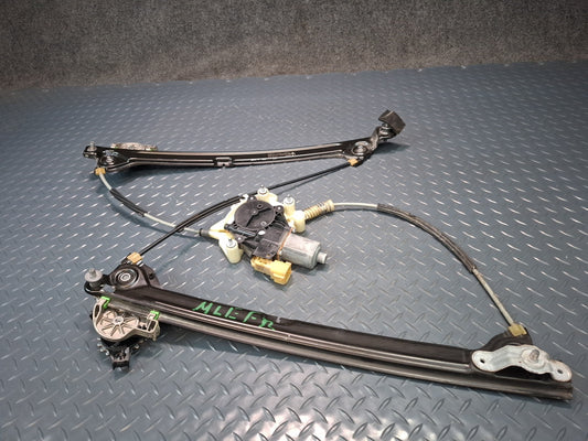 2017-2020 Maserati Levante M161 Front Right Door Window Regulator w Motor