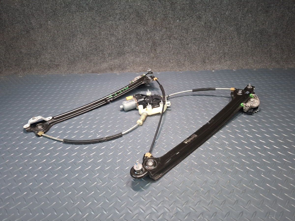 2017-2020 Maserati Levante M161 Front Right Door Window Regulator w Motor