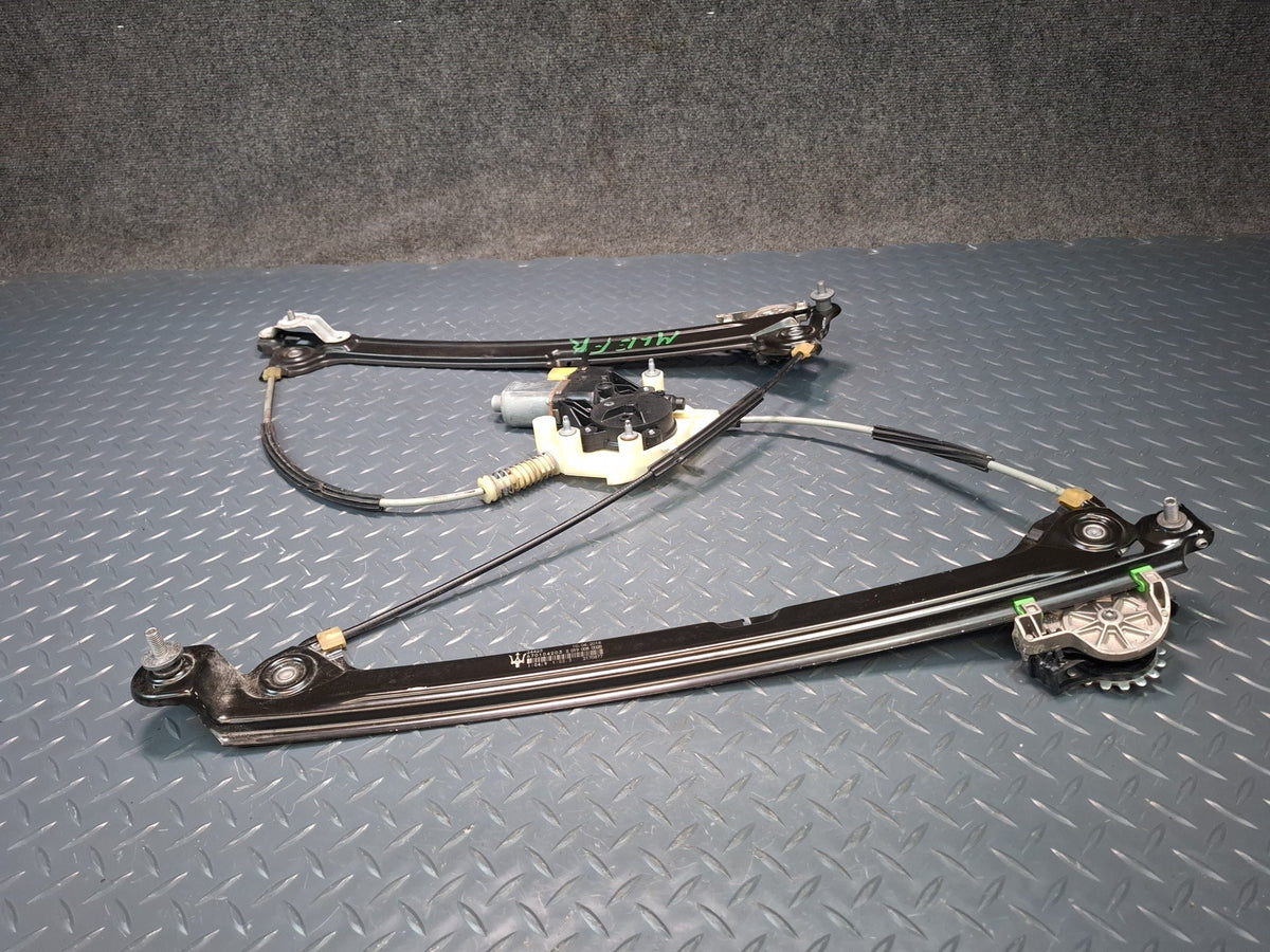 2017-2020 Maserati Levante M161 Front Right Door Window Regulator w Motor