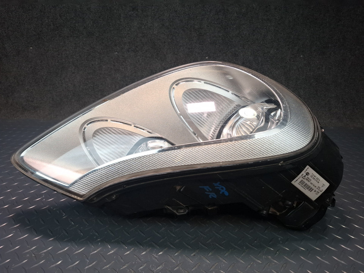 2008-2010 Porsche Cayenne 957 Front Right AFS Xenon HID Headlight Lamp Damaged
