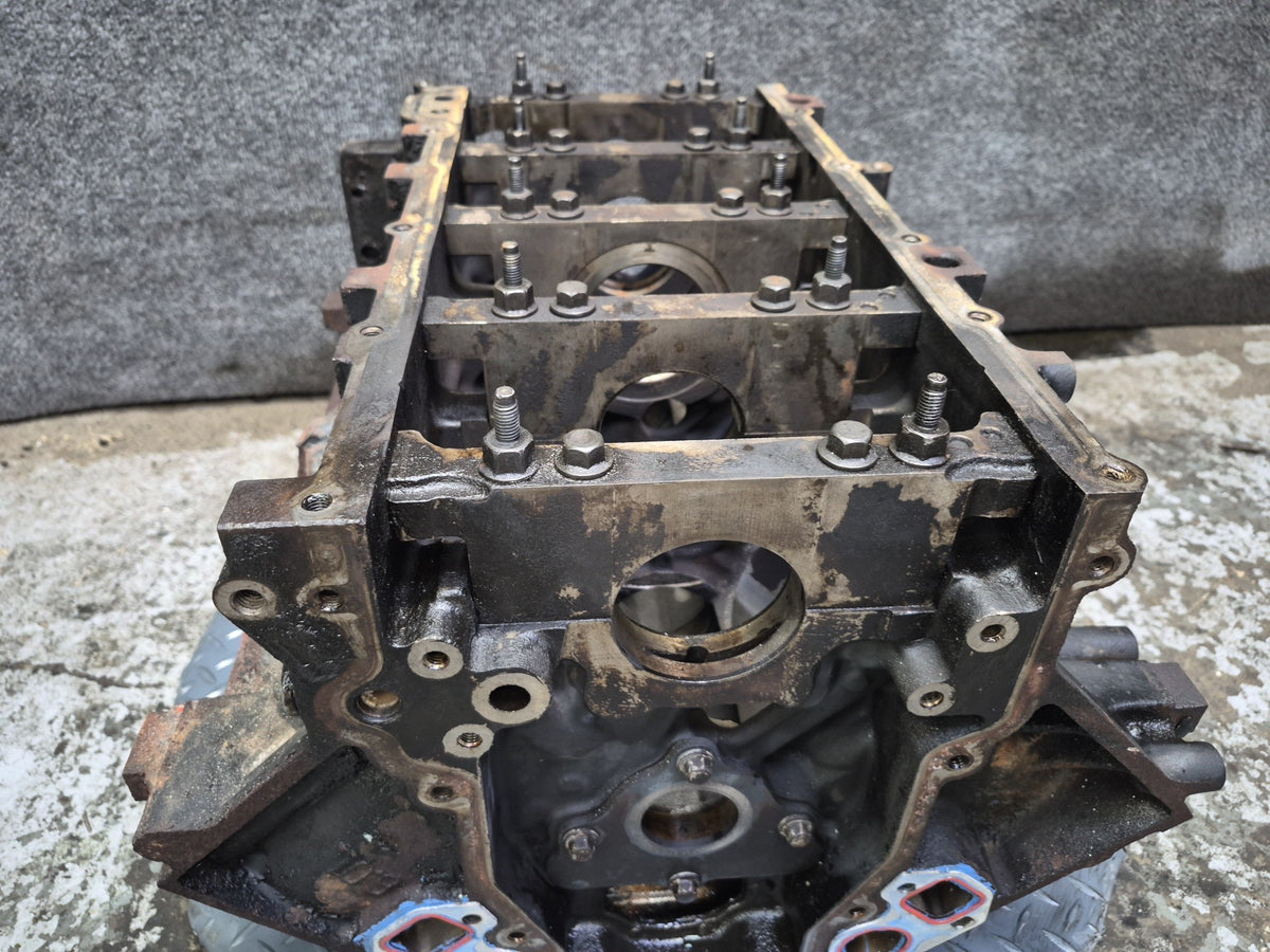 2003-2007 Hummer H2 6.0L LQ4 Engine Motor Block W/ Oil Stick