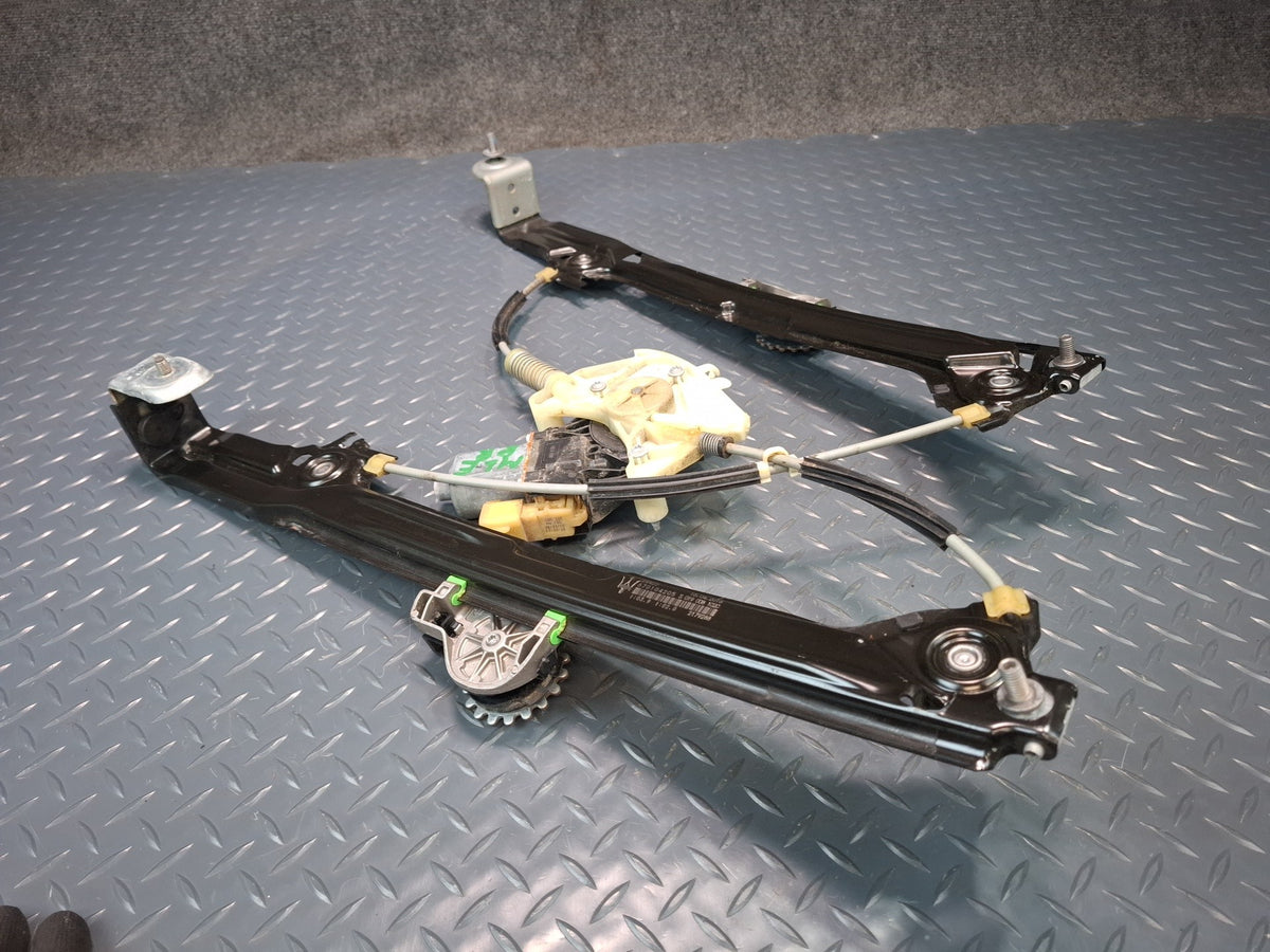 2017-2020 Maserati Levante M161 Rear Right Door Window Regulator w Motor OEM