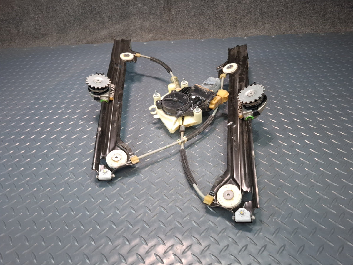 2017-2020 Maserati Levante M161 Rear Right Door Window Regulator w Motor OEM