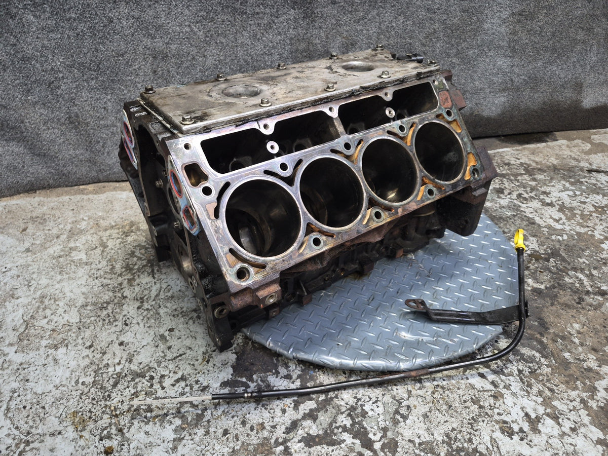 2003-2007 Hummer H2 6.0L LQ4 Engine Motor Block W/ Oil Stick