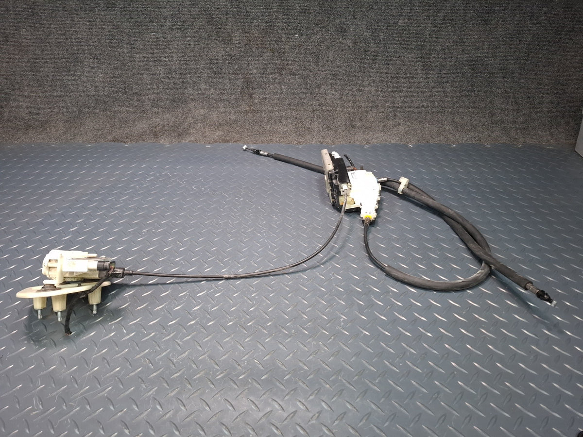 2017-2020 Maserati Levante M161 Front Right Door Lock Latch Actuator Soft Close