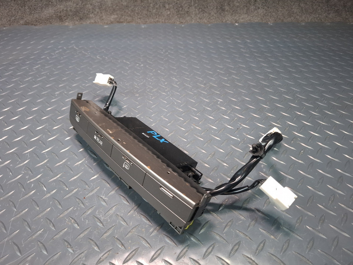 2003-2007 Lexus UZJ100L LX470 Rear Temperature Climate Control Panel 55912-60180