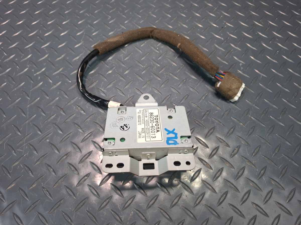 2005-2007 Lexus UZJ100L LX470 Rear Radio Control Switch Panel 86230-60013