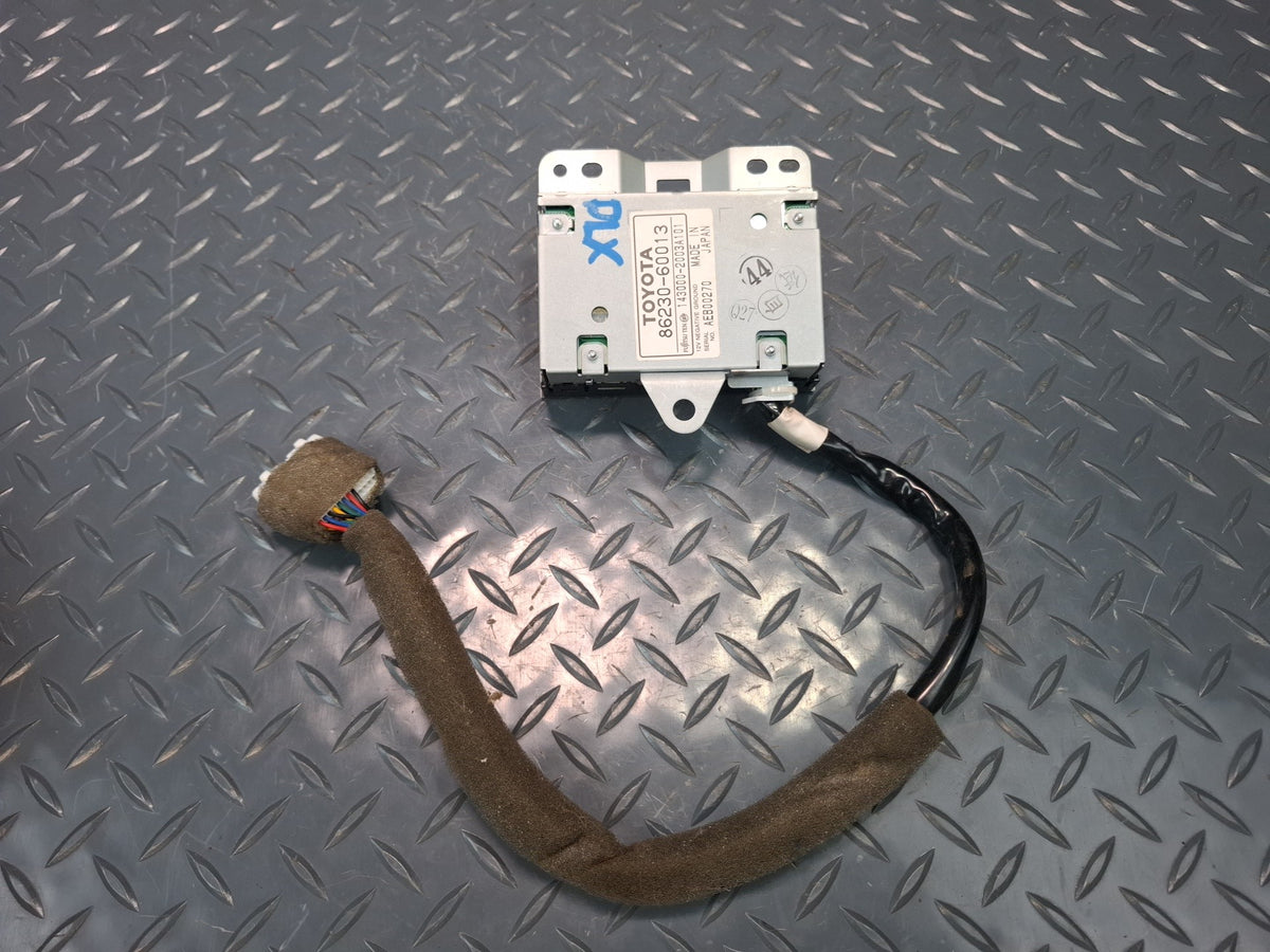 2005-2007 Lexus UZJ100L LX470 Rear Radio Control Switch Panel 86230-60013