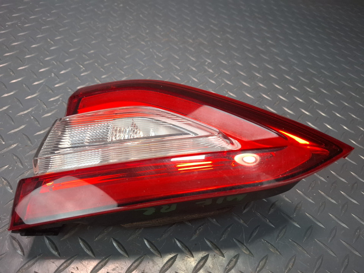 2017-2020 Maserati Levante M161 Rear Right Inner Trunk Tail Light Lamp 670106834