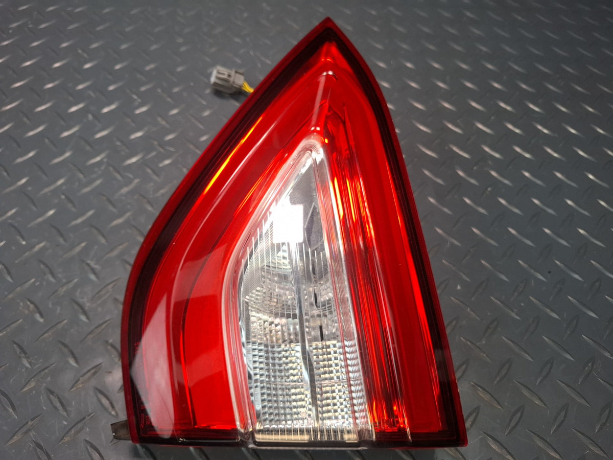 2017-2020 Maserati Levante M161 Rear Right Inner Trunk Tail Light Lamp 670106834