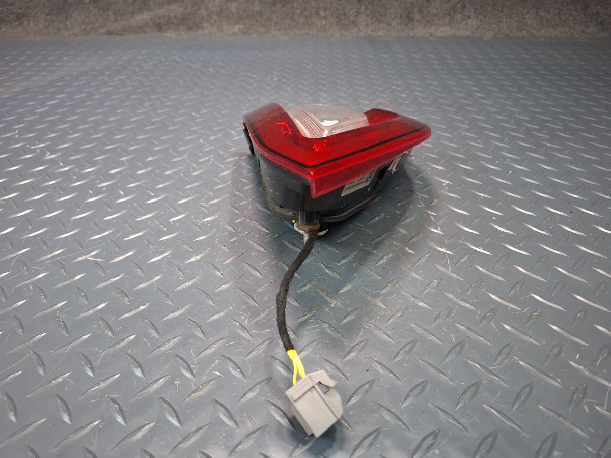 2017-2020 Maserati Levante M161 Rear Right Inner Trunk Tail Light Lamp 670106834
