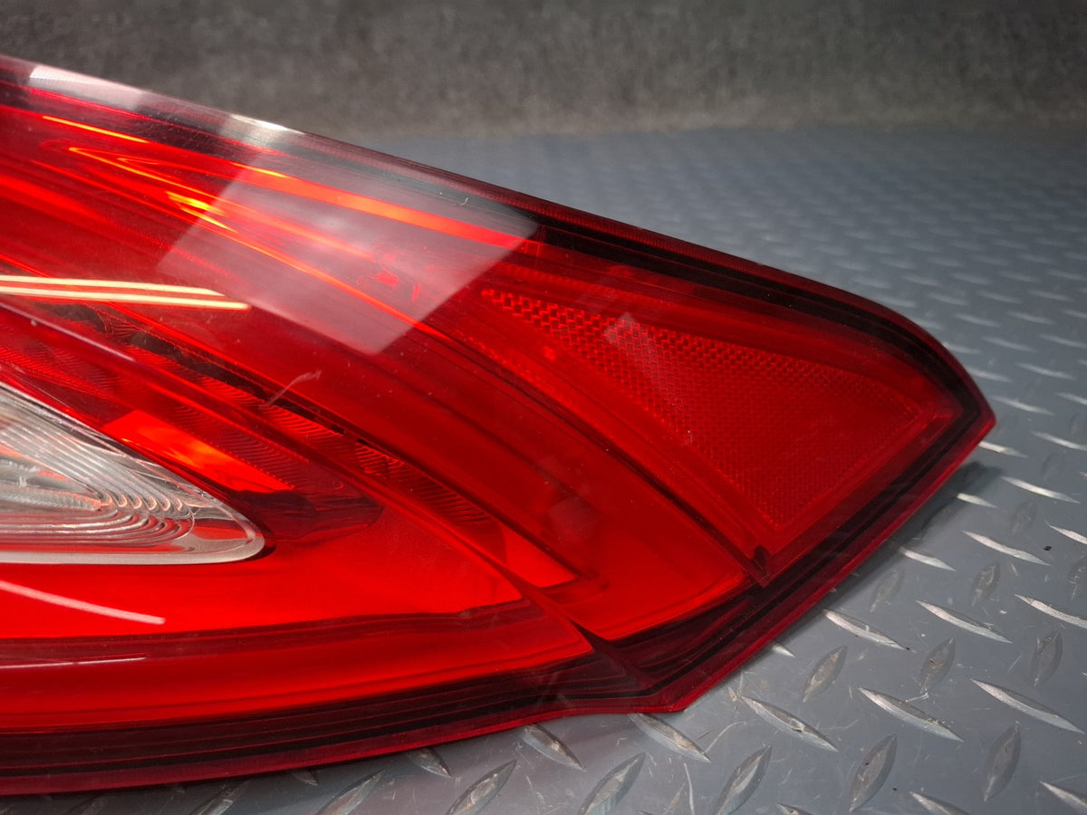 2017-2020 Maserati Levante M161 Rear Right Outer Tail Light Lamp 670106832