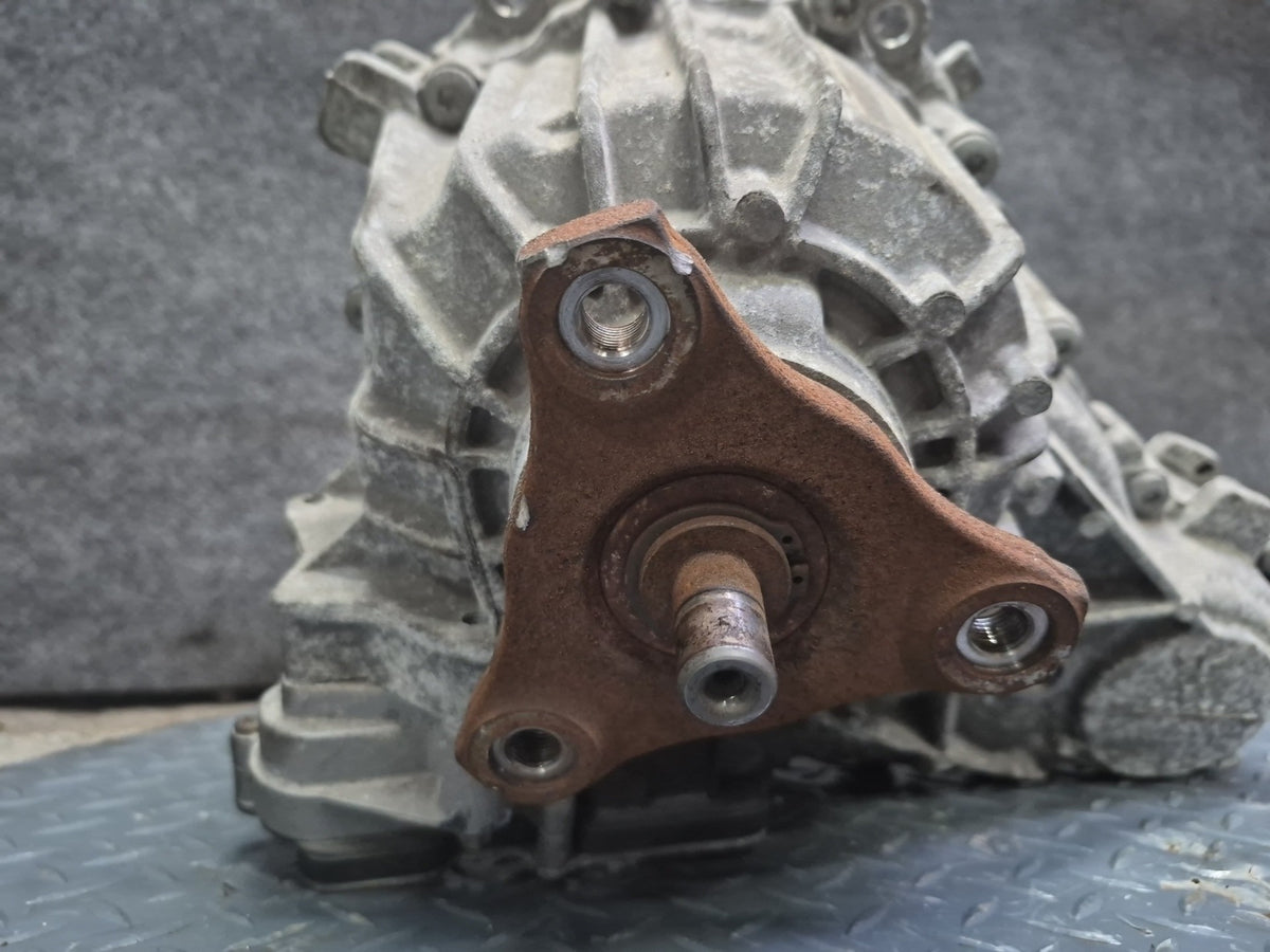 2017-2020 Maserati Levante M161 3.0L AWD Transfer Case Box w Motor 670038072