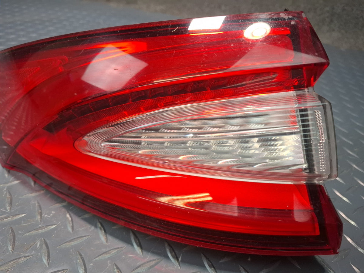 2017-2020 Maserati Levante M161 Rear Left Outer Tail Light Lamp 670106833