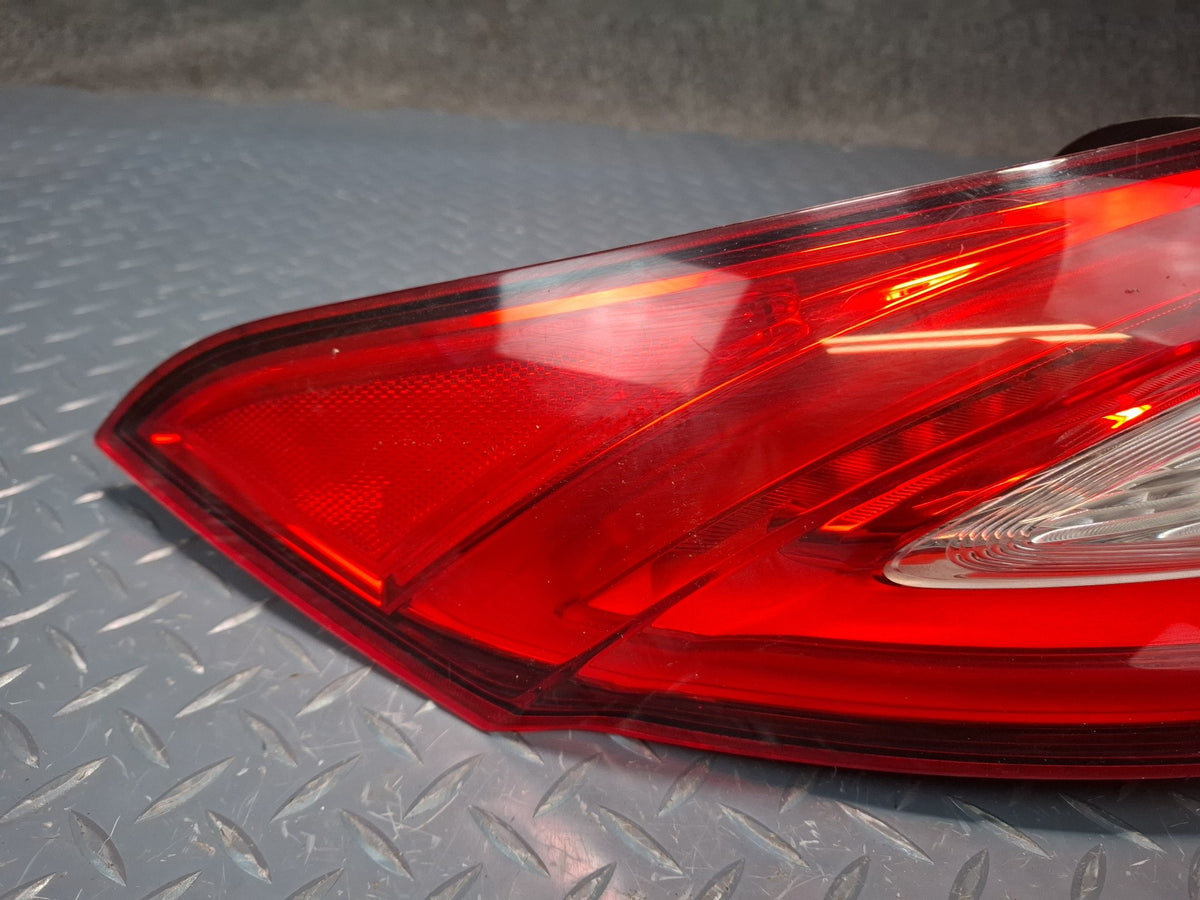 2017-2020 Maserati Levante M161 Rear Left Outer Tail Light Lamp 670106833