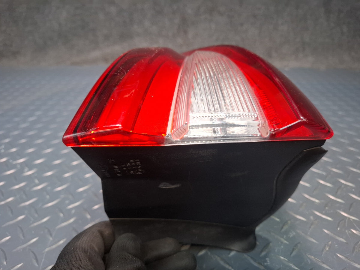2017-2020 Maserati Levante M161 Rear Left Outer Tail Light Lamp 670106833