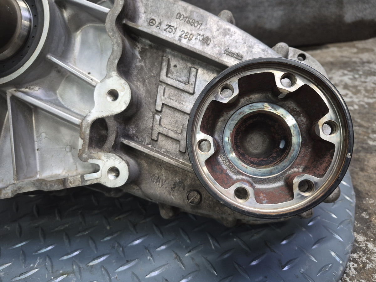 2012-2015 Mercedes W166 ML350 Diesel AWD Transmission Transfer Case Box