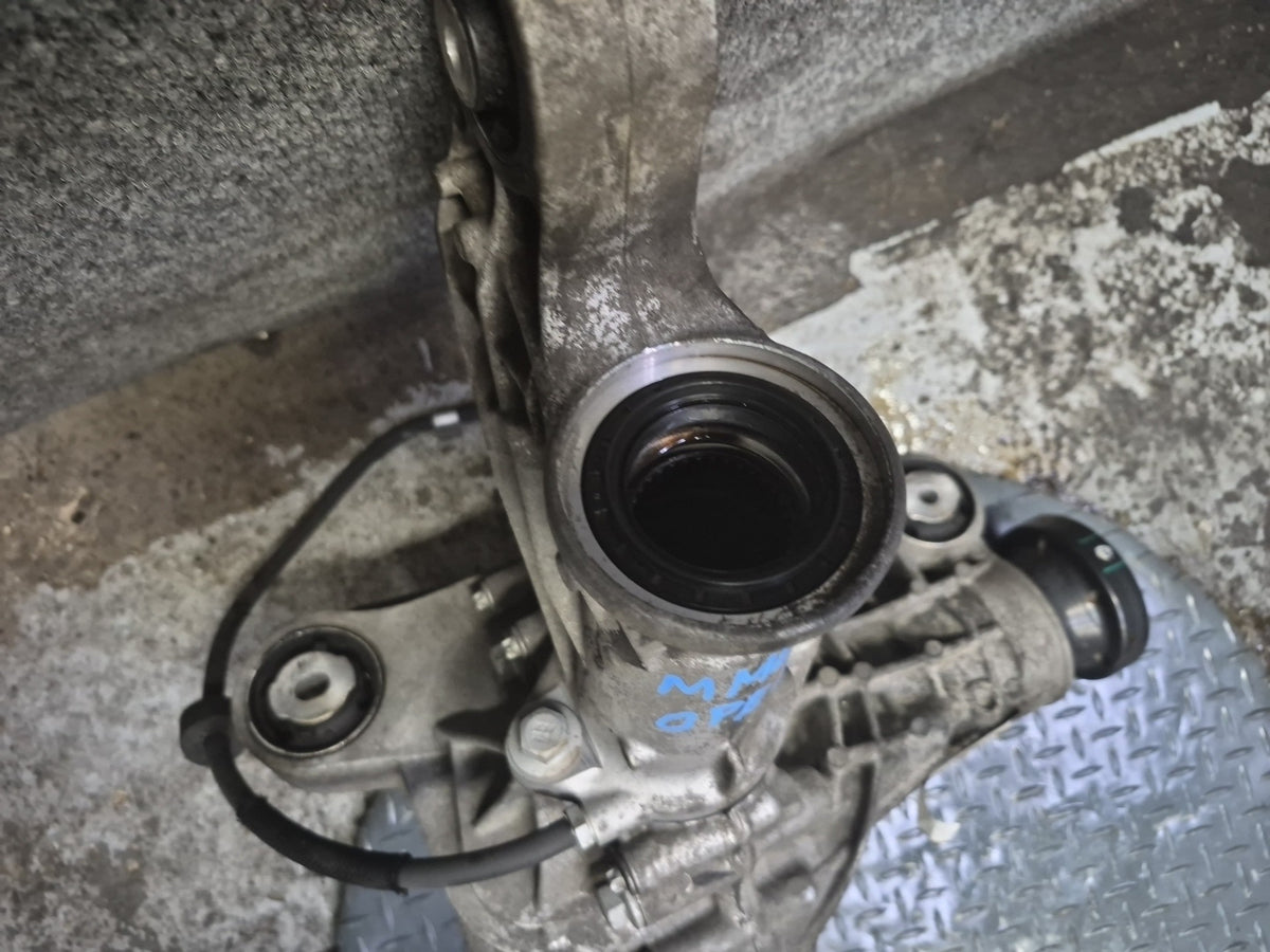 2012-2015 Mercedes W166 ML350 Front Differential Axle Carrier 3.27 Ratio