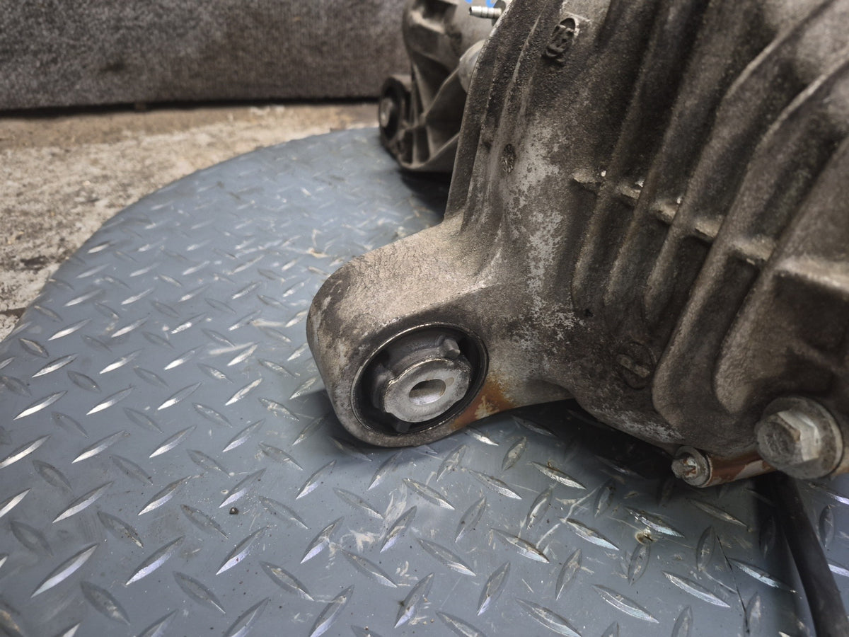 2012-2015 Mercedes W166 ML350 Front Differential Axle Carrier 3.27 Ratio
