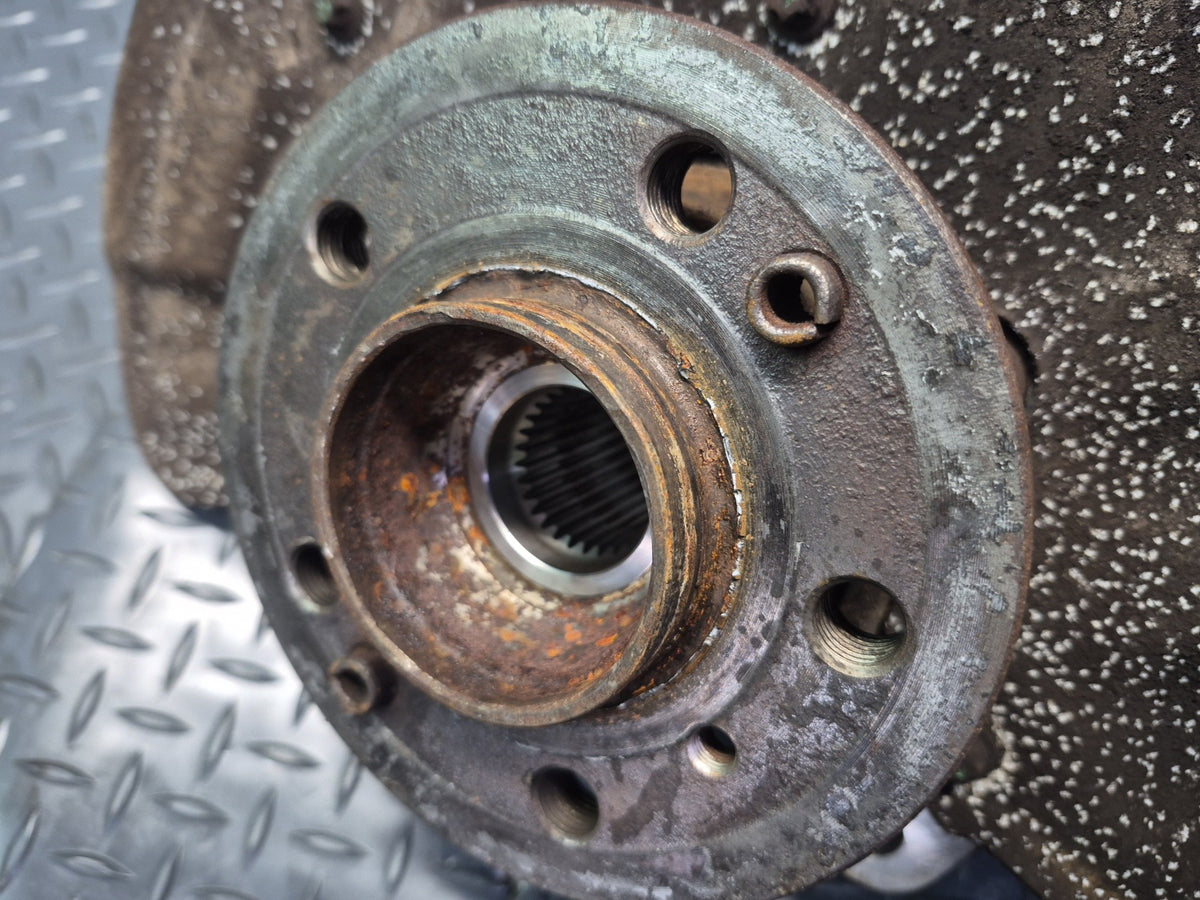 2012-2015 Mercedes W166 Ml-class AWD Front Left Spindle Knuckle Wheel Hub