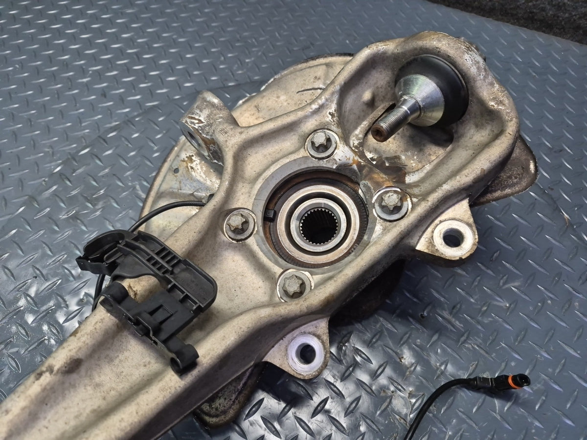 2012-2015 Mercedes W166 Ml-class AWD Front Left Spindle Knuckle Wheel Hub