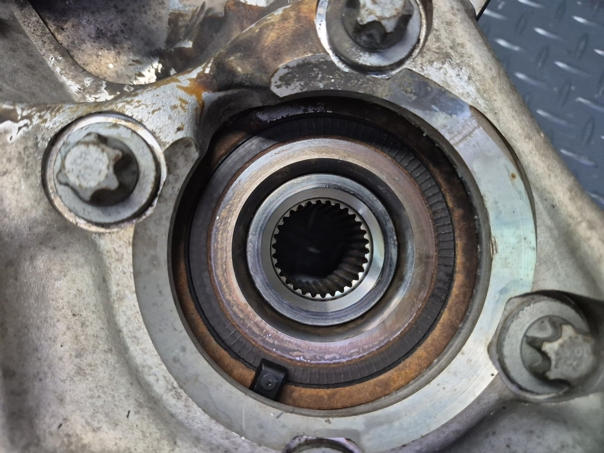 2012-2015 Mercedes W166 Ml-class AWD Front Left Spindle Knuckle Wheel Hub