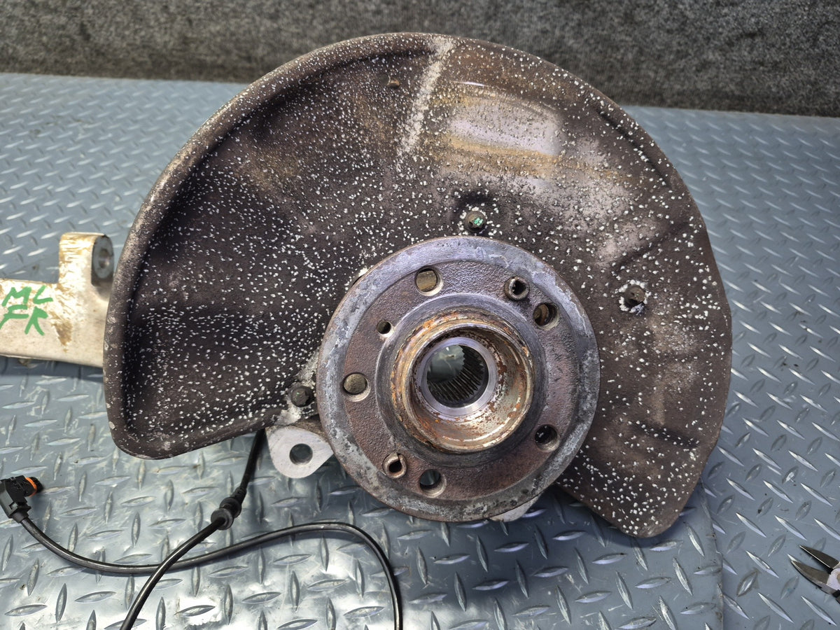 2012-2015 Mercedes W166 Ml-class AWD Front Right Spindle Knuckle Wheel Hub