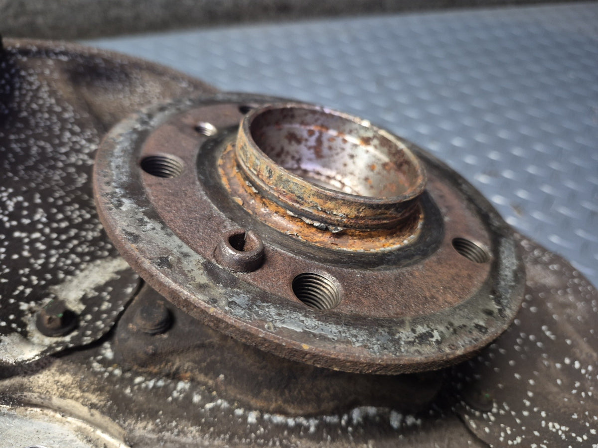 2012-2015 Mercedes W166 Ml-class AWD Front Right Spindle Knuckle Wheel Hub