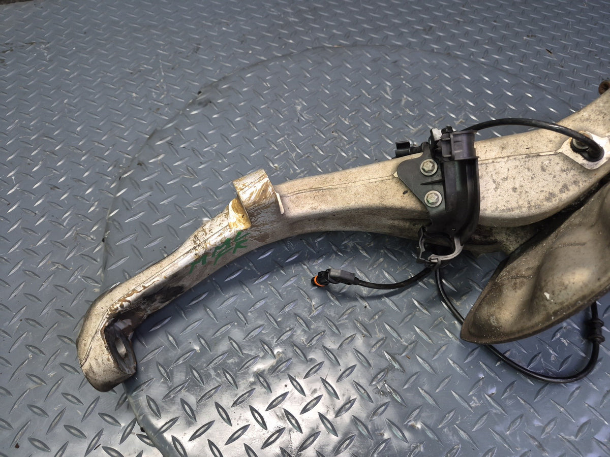 2012-2015 Mercedes W166 Ml-class AWD Front Right Spindle Knuckle Wheel Hub