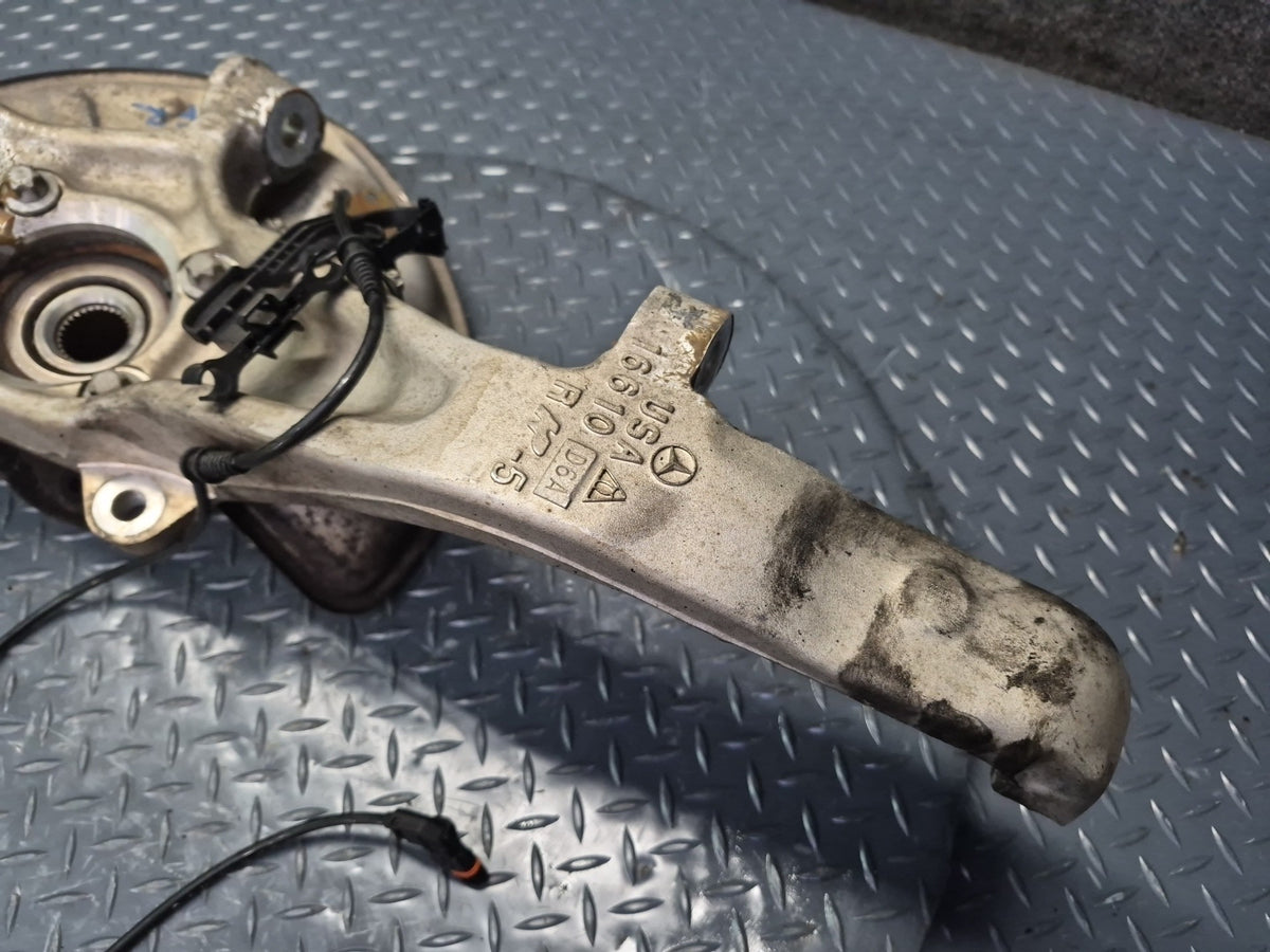 2012-2015 Mercedes W166 Ml-class AWD Front Right Spindle Knuckle Wheel Hub
