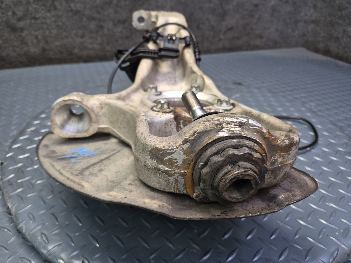 2012-2015 Mercedes W166 Ml-class AWD Front Right Spindle Knuckle Wheel Hub
