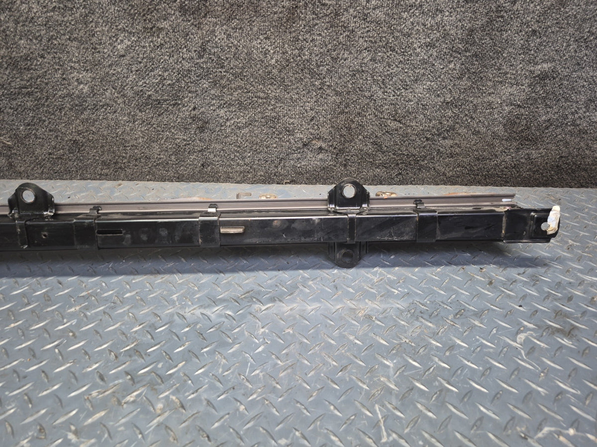 89-99 Toyota Hiace KZH106W Set of 2 Second ROW Seat Slide Track Rail OEM
