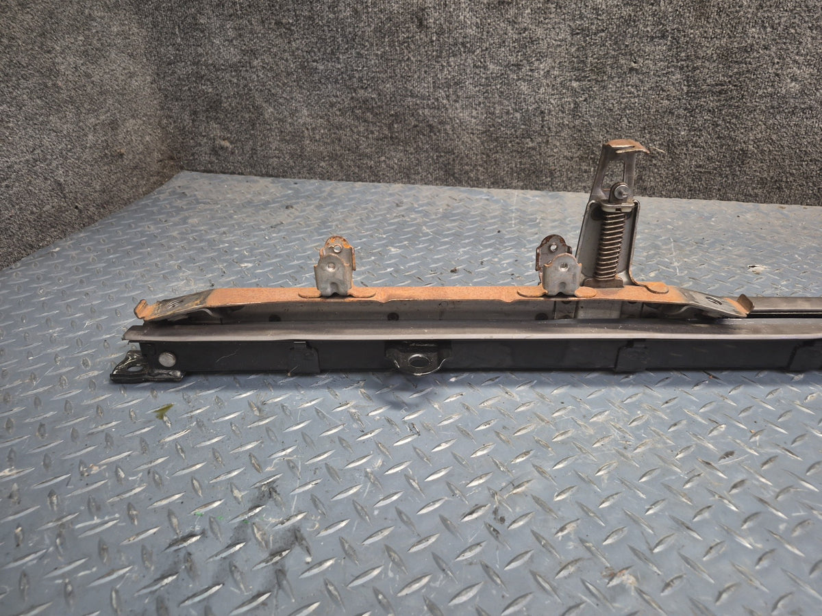 89-99 Toyota Hiace KZH106W Set of 2 Second ROW Seat Slide Track Rail OEM