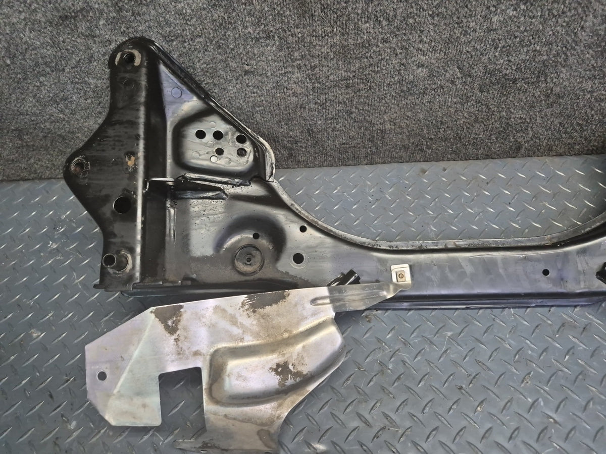 1994-1997 BMW E31 840Ci Front Suspension Subframe Crossmember Carrier Cradle