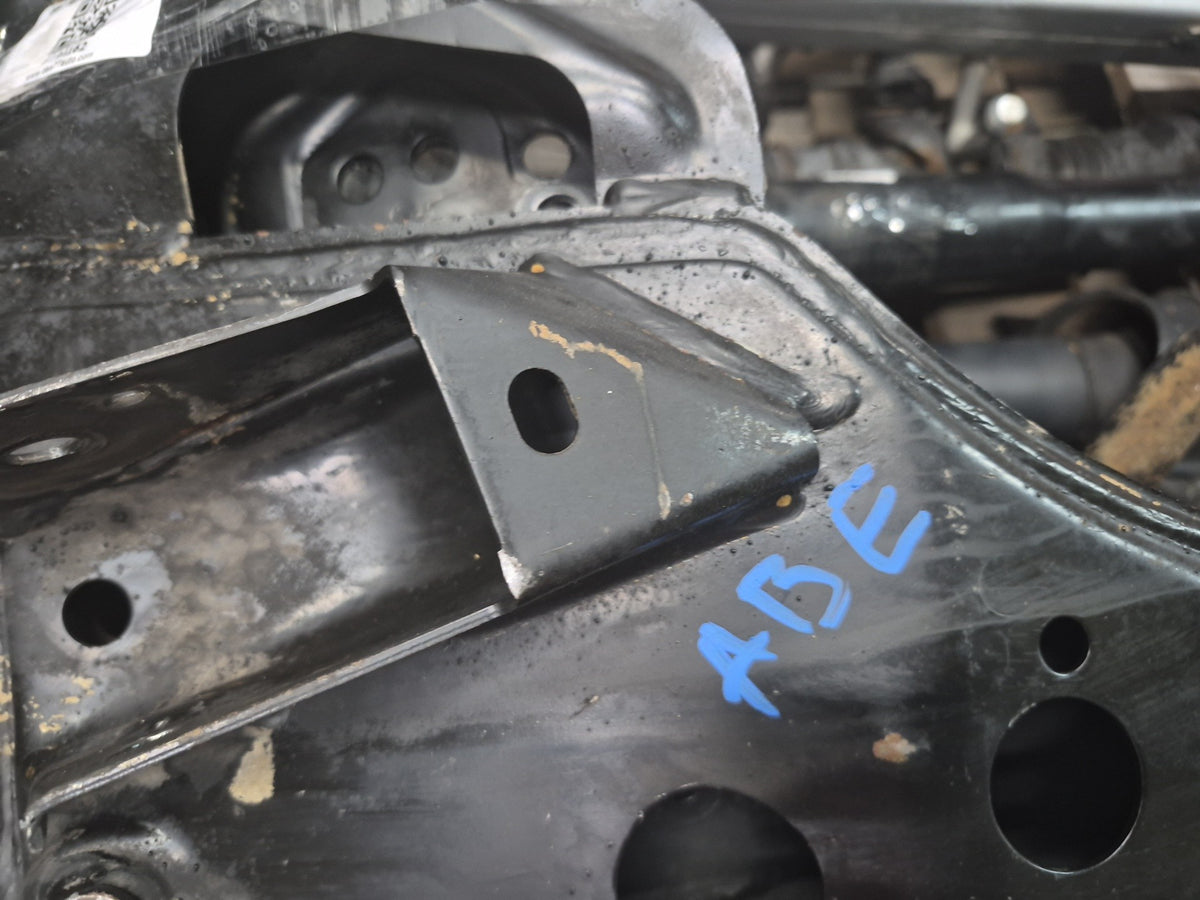 1994-1997 BMW E31 840Ci Front Suspension Subframe Crossmember Carrier Cradle