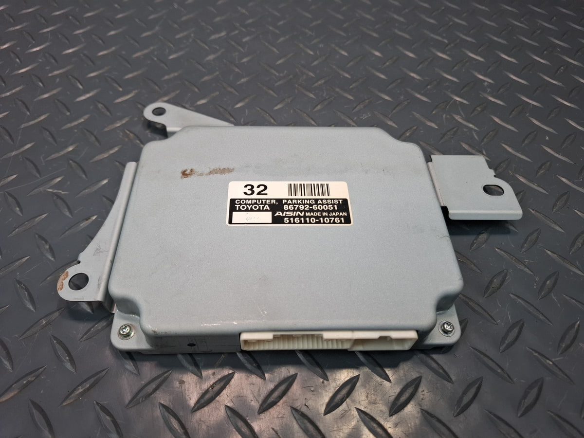 2003-2007 Lexus UZJ100L LX470 Parking Assist Control Module 86792-60051