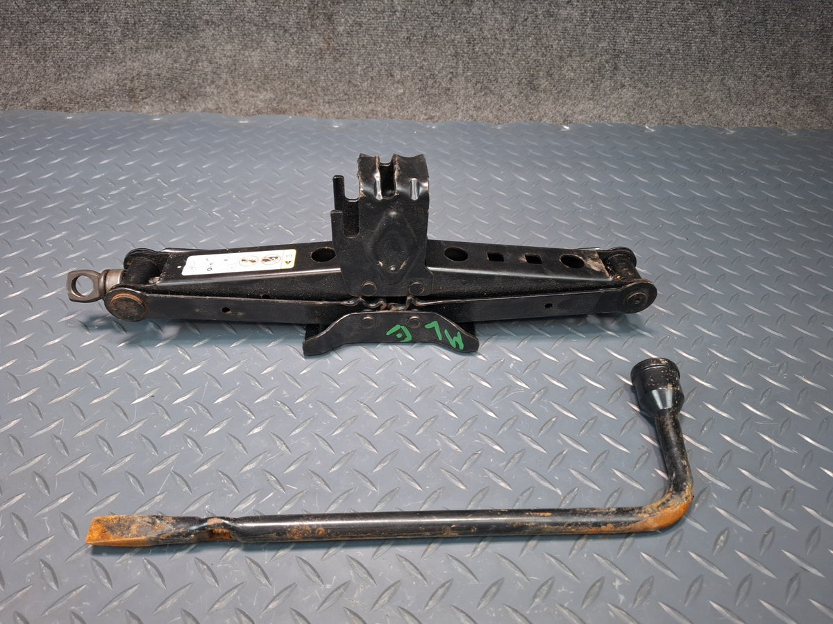 2017-2020 Maserati Levante M161 Emergency Spare Tire Lift Jack w Wrench