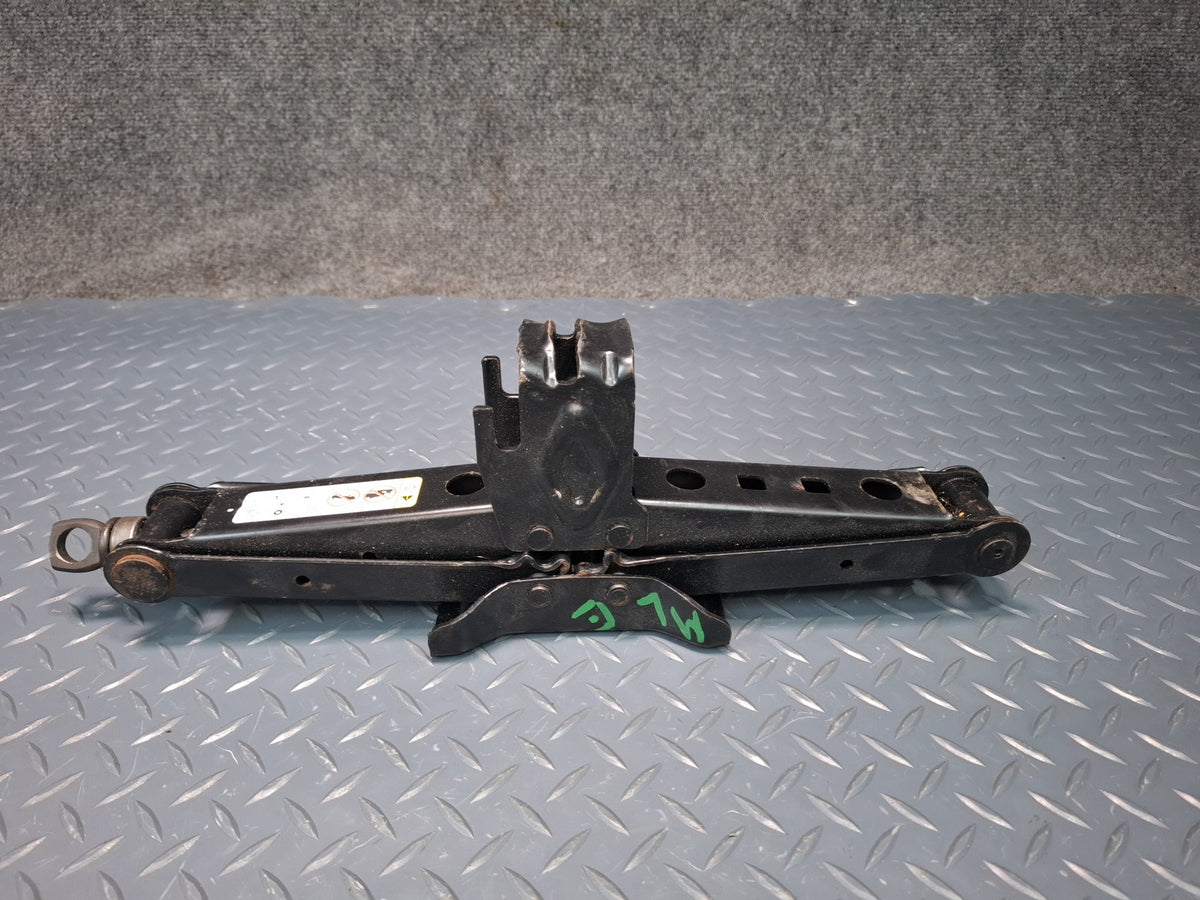 2017-2020 Maserati Levante M161 Emergency Spare Tire Lift Jack w Wrench
