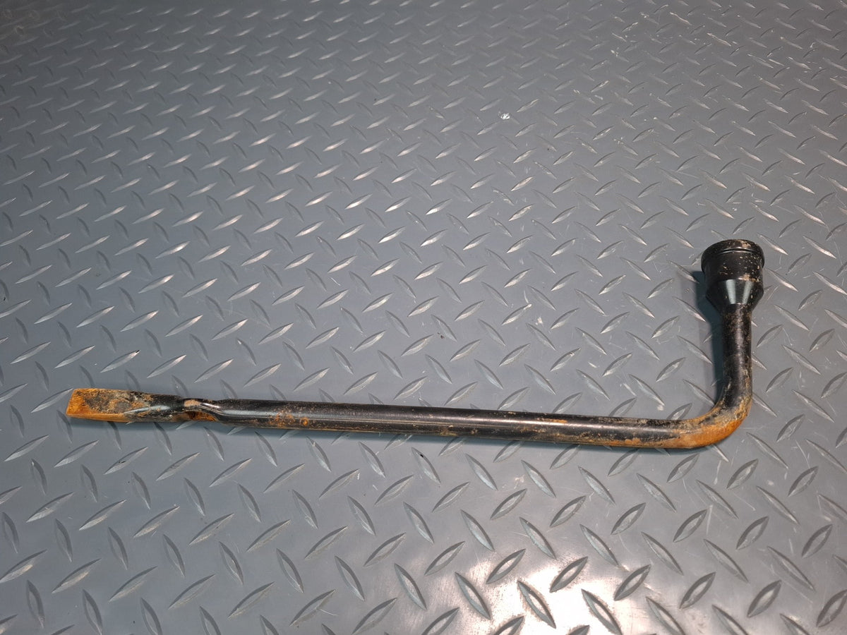 2017-2020 Maserati Levante M161 Emergency Spare Tire Lift Jack w Wrench