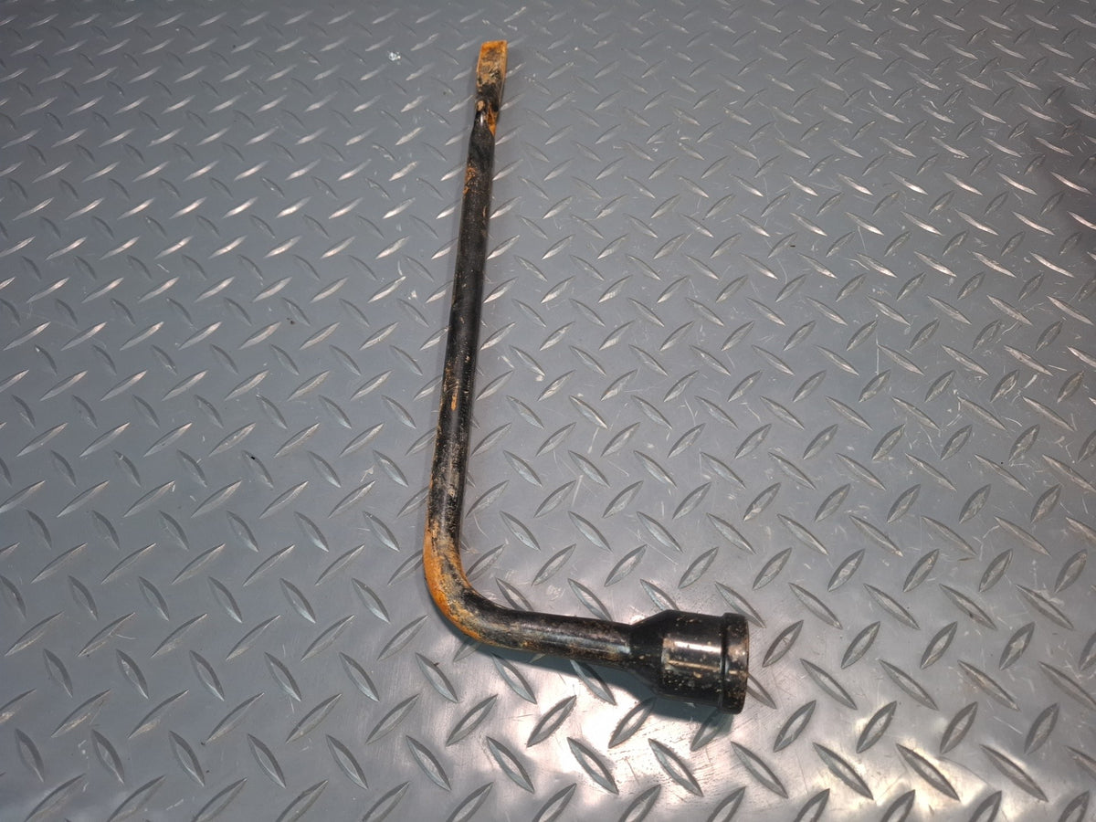 2017-2020 Maserati Levante M161 Emergency Spare Tire Lift Jack w Wrench