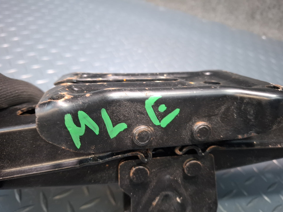 2017-2020 Maserati Levante M161 Emergency Spare Tire Lift Jack w Wrench
