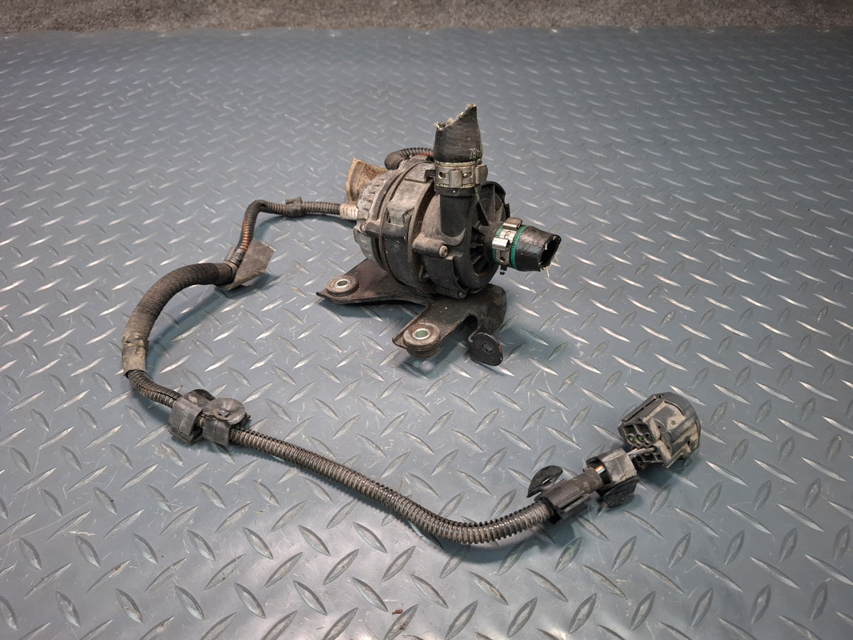 2017-2020 Maserati Levante M161 Auxiliary AUX Coolant Water Pump 670005347