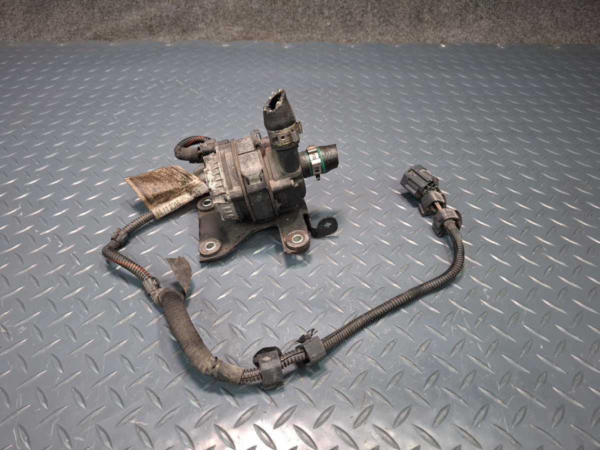 2017-2020 Maserati Levante M161 Auxiliary AUX Coolant Water Pump 670005347