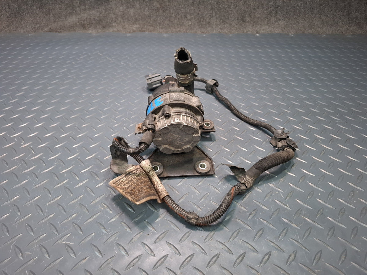 2017-2020 Maserati Levante M161 Auxiliary AUX Coolant Water Pump 670005347