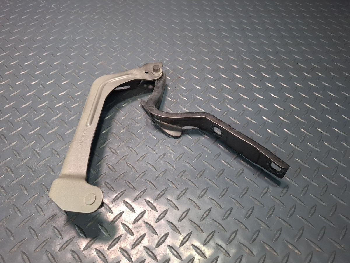 2017-2020 Maserati Levante M161 Front Left & Right Hood Hinge Support Set of 2